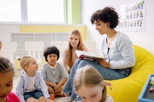 Impacto da educação religiosa na educação infantil: o que muda no desenvolvimento